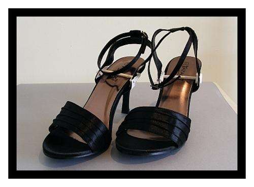 *R1* - SIZE: 6 - BLACK SANDALS FROM TATAZI