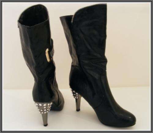 SIZE: 5 - BLACK BOOTS WITH DIAMANTE HEELS