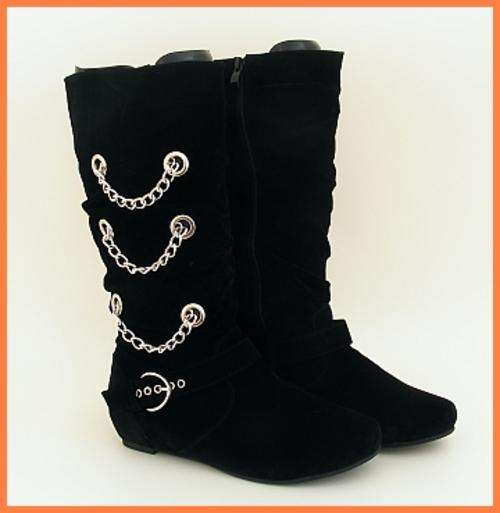 SIZE: 5 - BLACK BOOTS WITH CHAIN DETAIL