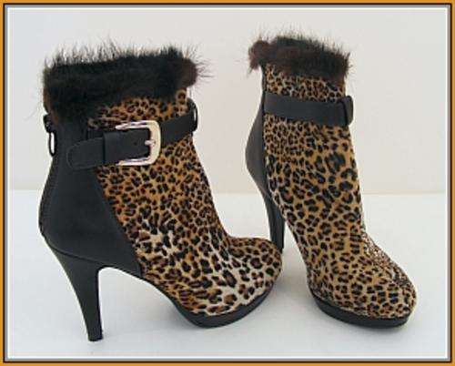 SIZE: 5 - LEOPARD PRINT FUR LINED BOOTS