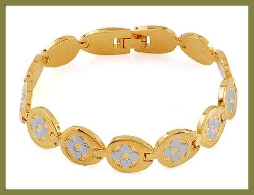 *R1* - 18K GOLD EP FLOWER DESIGN BRACELET - SUPERB QUALITY - ANTI TARNISH