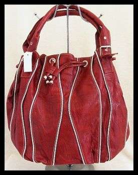 RED FASHION HANDBAG WITH ZIP DETAIL