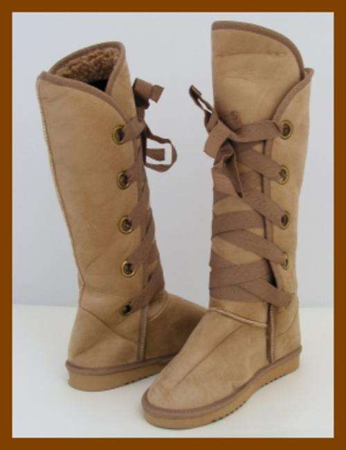 SIZE: 6 - BEIGE FULLY FUR LINED LACE UP BOOTS