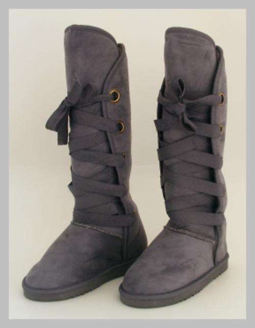 SIZE: 7 - GREY FULLY FUR LINED LACE UP BOOTS