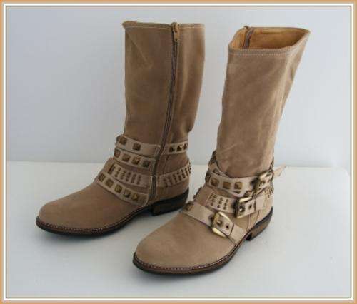 SIZE: 4 - BEIGE STUDDED COWGIRL BOOTS