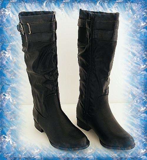*R1* - SIZE: 7 - BLACK LOW HEEL BOOTS