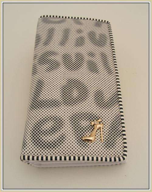 *R1* - FUNKY WHITE GRAFITTI PURSE