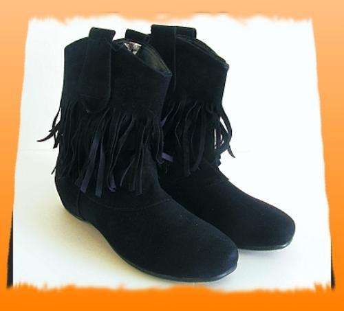 *R1* - SIZE: 4 - GORGEOUS BLACK FRINGED LOW HEEL ANKLE BOOTS