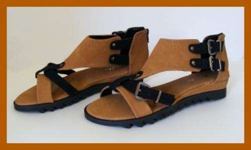 *R99 Stock Clearance* - TAN SANDALS WITH BUCKLES - SIZE: 5
