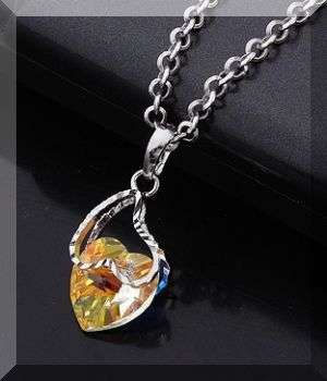 EXQUISTE HEART SWAROVSKI CRYSTAL PENDANT & CHAIN