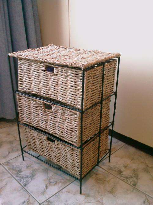 Set of 3 Wicker Drawers + Stand