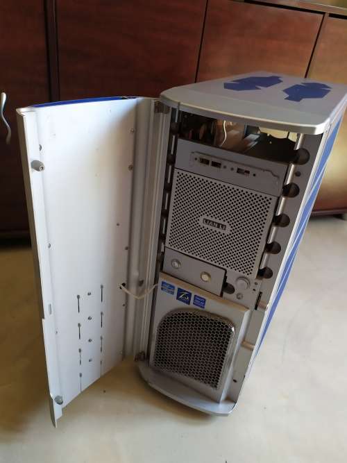 Thermaltake Shark ATX Case - Modded