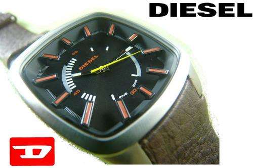 DIESEL MENS LEATHER STRAP ANALOGUE  WATCH **VALUE: R2600.00**