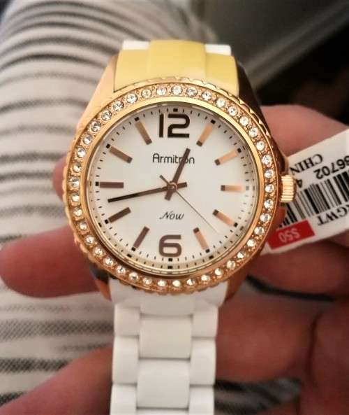 12 x USED / DAMAGED WATCHES INCLUDING MICHEAL KORS, DKNY, RELIC BY FOSSIL, ARMITRON AND MORE