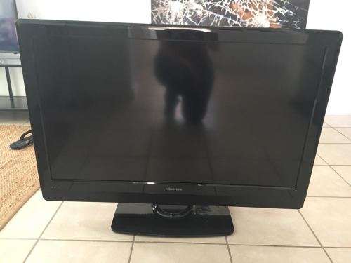 42" LCD Hisense TV