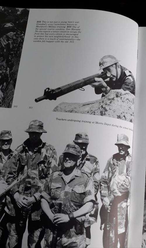 Contact II - Struggle for Peace. Paul L. Moorcroft. Sygma 1981. Hardcover.