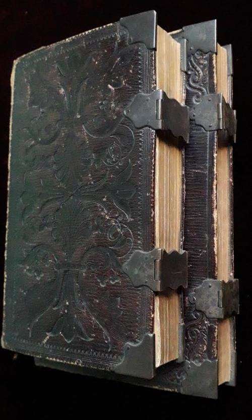 BIBLE (Polyglot English version 1828) and Common Prayer book 1824. Antique.