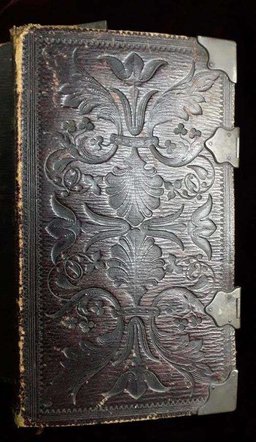 BIBLE (Polyglot English version 1828) and Common Prayer book 1824. Antique.