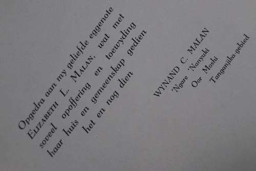 Oorlogsavonture van Genl. Wynand Malan deur HJC Pieterse. Nas Pers 1941.