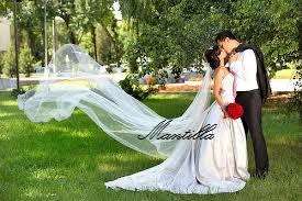 MANTILLA BRIDAL - 3m White 1 Tier Wedding Veil. This is the veil you want for those gorgeous photos.