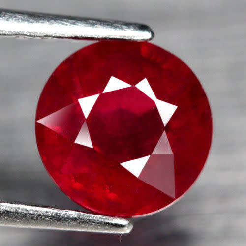 THE VAULT PRECIOUS JEWELS Offers an Mind Blowing 100% Natural BLOOD RED RUBY - 2.27ct - VS