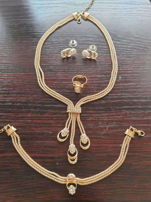 PAPARAZZI offers US ROSE GOLD PLATED WITH CZ FASHION JEWELRY SET