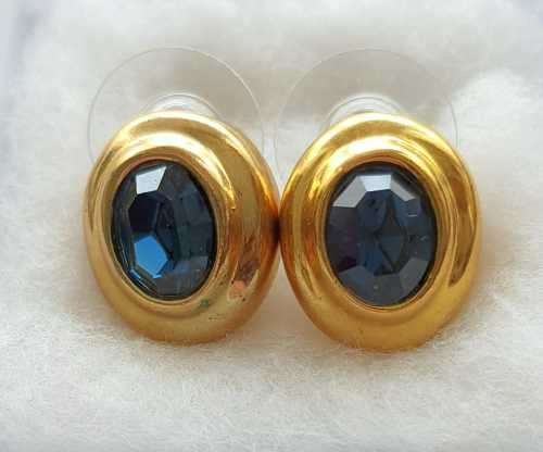 PAPARAZZI offers Incredible Sapphire Blue Crystals in a Gold Alloy Earrings