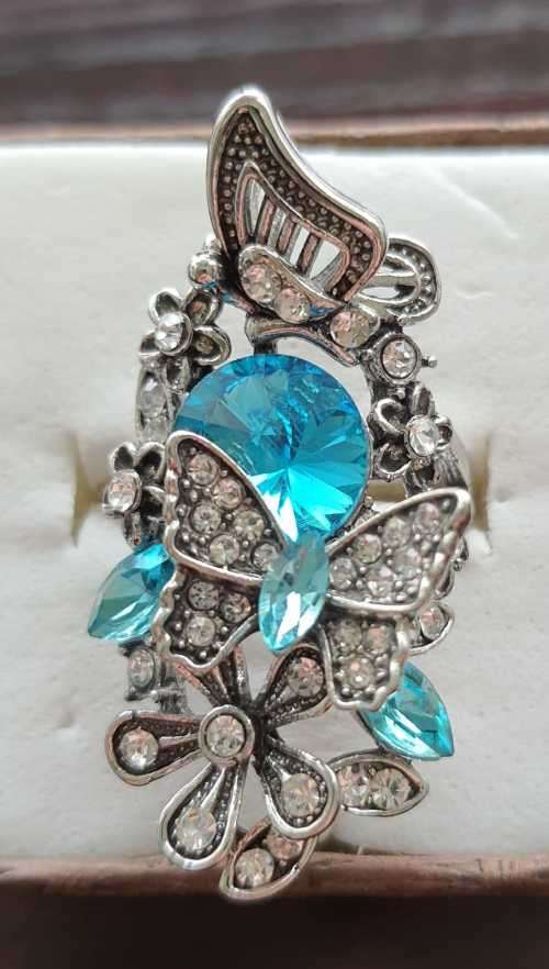 Hollywood Rage Rings - Swiss Blue & White Crystals Flora & Butterfly Ring - #7 - Silver Alloy