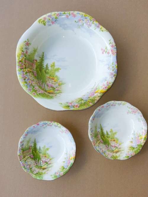 One of Royal Alberts most collectable - Kentish Rockery - Serving Bowl and 2 Pudding Bowls - 1927-35