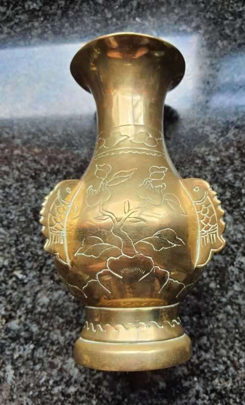 SOLID 663g - Stunning ORIENTAL Hand Etched Brass Vase - Marked Oriental Lettering