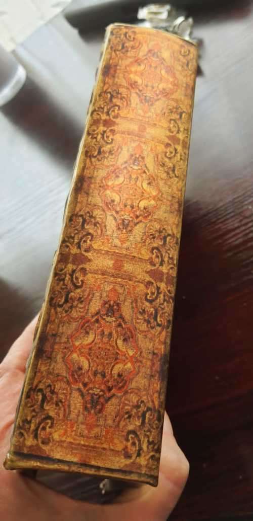 Vintage Book Jewelry Box - Renaissance Style - 5 Solid 925 Rings with Natural Gems and Other Jewelry