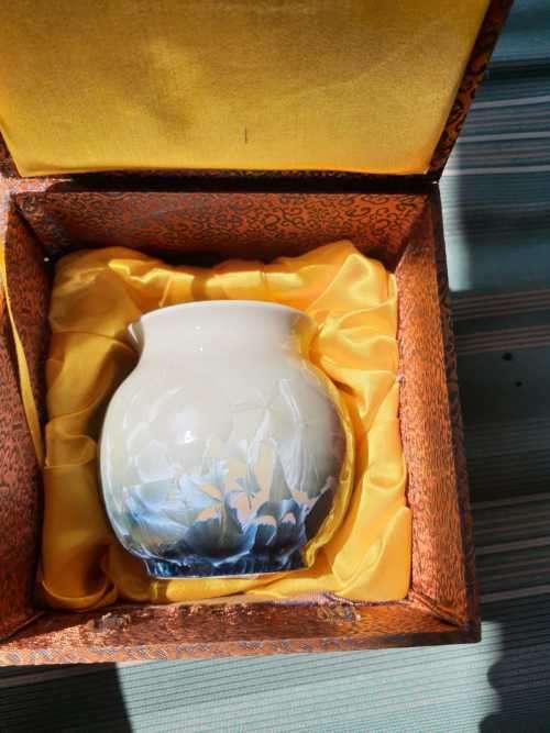 Exquisite Vintage Korean Crystalline Vase in its Own Box - True Radiance which has to be seen