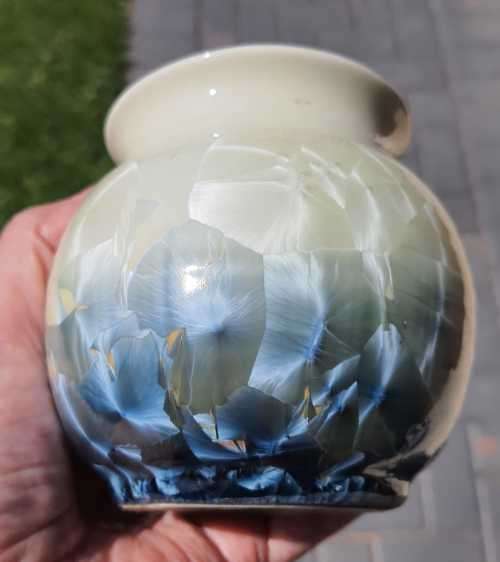 Exquisite Vintage Korean Crystalline Vase in its Own Box - True Radiance which has to be seen