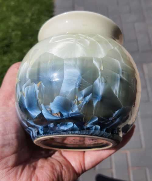 Exquisite Vintage Korean Crystalline Vase in its Own Box - True Radiance which has to be seen