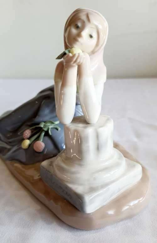 Llard Porcelain Sculpture "Dolores Dahlia Hand Maiden" by Artist Fulgecio - Signed - Dated 1974