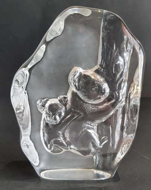 Heavy 1.25kg Mommy and Baby Koala on Bamboo Glass Paperweight or Ornament - Magnificent