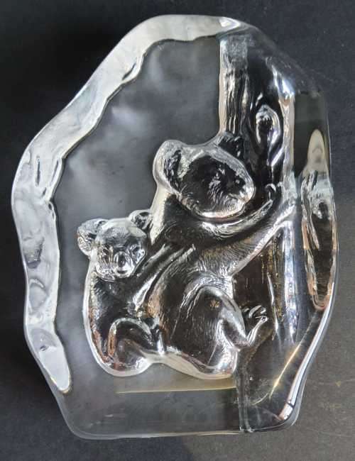 Heavy 1.25kg Mommy and Baby Koala on Bamboo Glass Paperweight or Ornament - Magnificent
