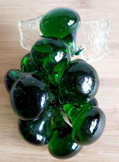Outstanding Vintage Hand Blown Bunch of Murano Island Large Dark Green Grapes