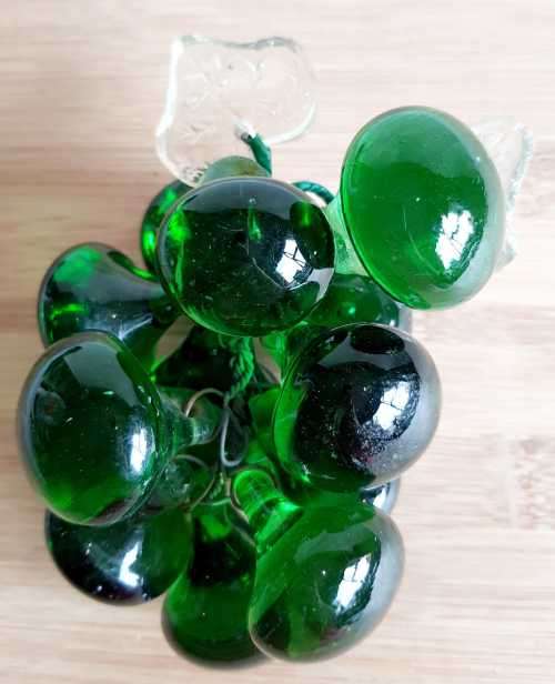 Outstanding Vintage Hand Blown Bunch of Murano Island Large Dark Green Grapes