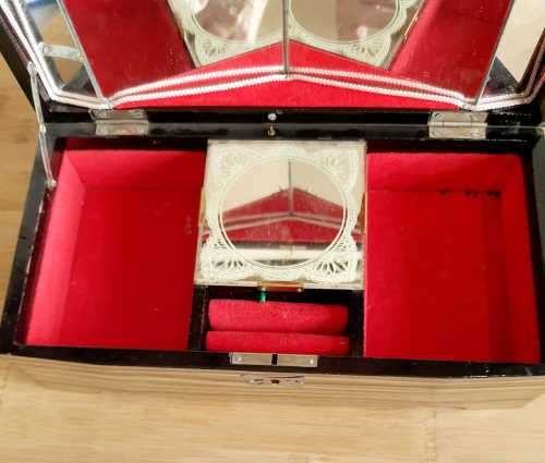 Large Laminated Wood Jewelry Box With Faux Gem Design on Top - Inside Gorgeous