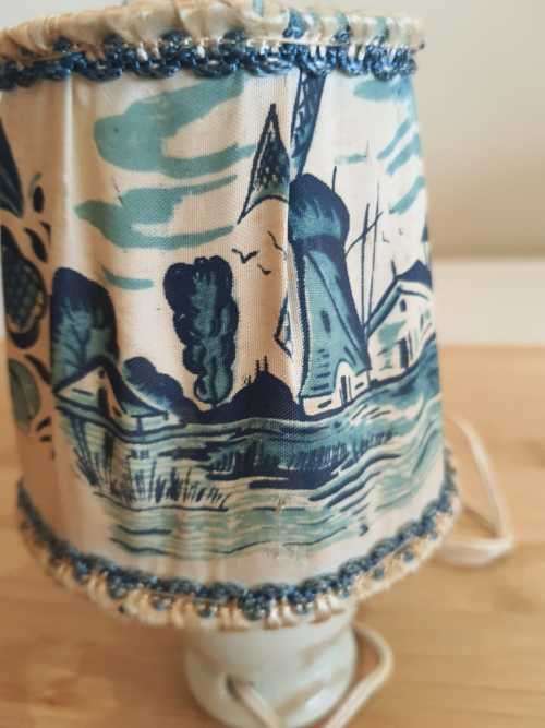Unusual Vintage Working Delft Lamp with its Shade