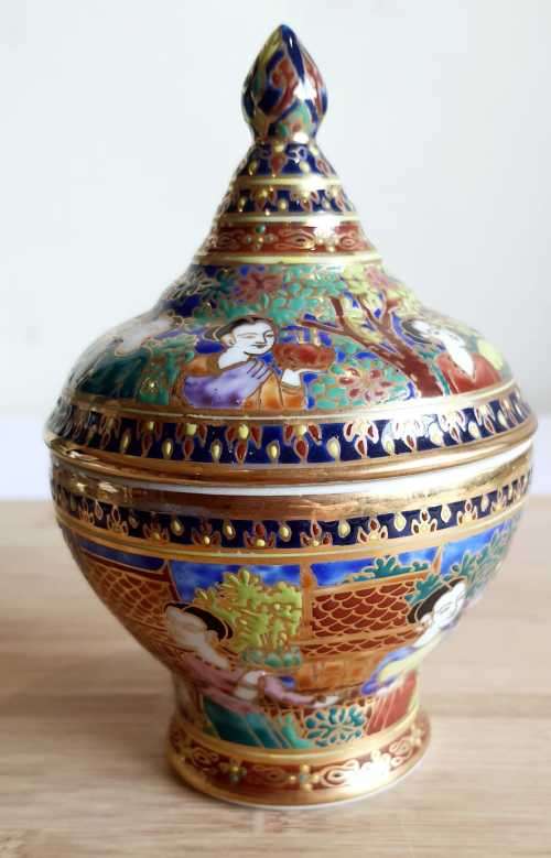 Incredible Hand Painted Thai Benjarong 18ct Gold Trim Porcelain Lidded Bowl - Marked
