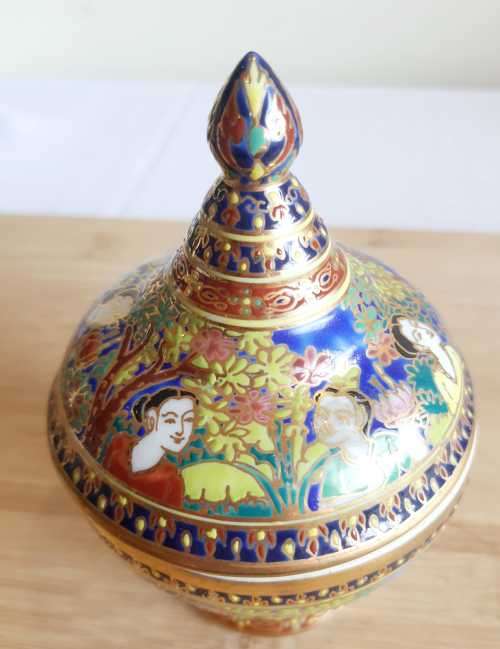 Incredible Hand Painted Thai Benjarong 18ct Gold Trim Porcelain Lidded Bowl - Marked