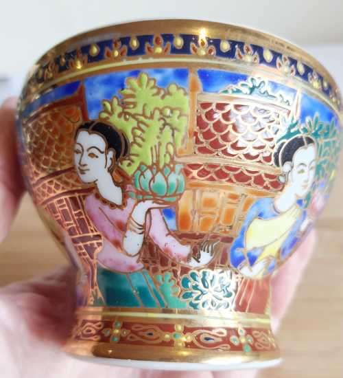 Incredible Hand Painted Thai Benjarong 18ct Gold Trim Porcelain Lidded Bowl - Marked