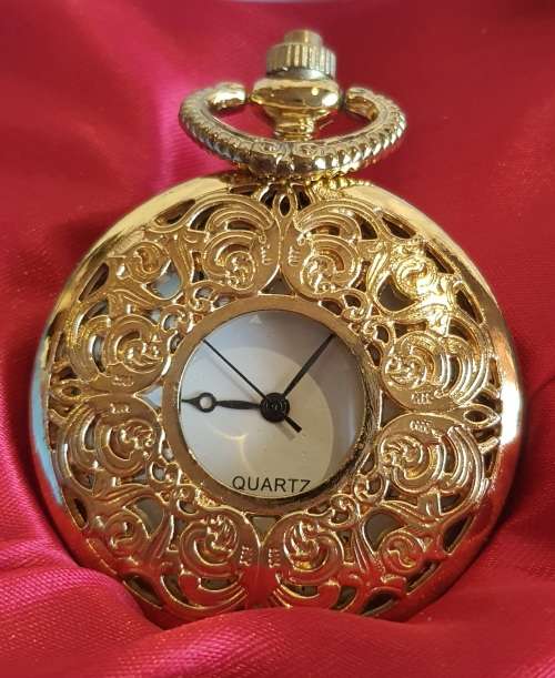 5 Different Decorative Pocket/Fob Watches to Buy and Resell or to Add to Your Collection (2)