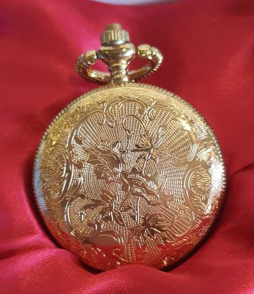 5 Different Decorative Pocket/Fob Watches to Buy and Resell or to Add to Your Collection (2)
