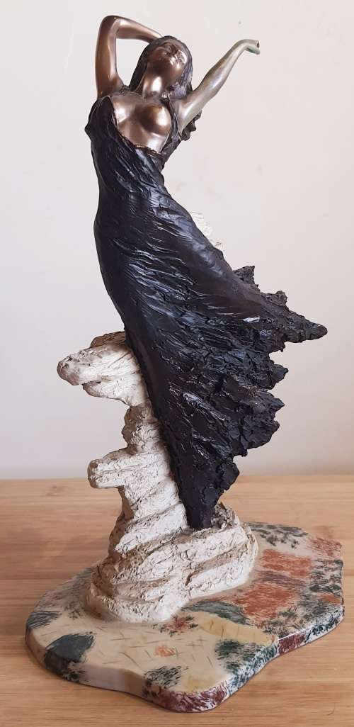 Exquisite 32cm Regency Fine Arts Noire Figurine - Mixed Media - Marked