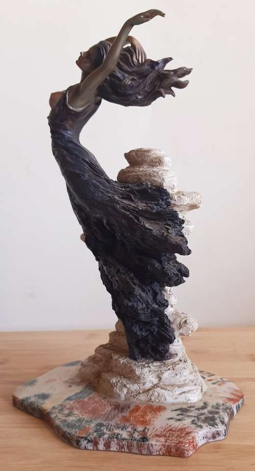 Exquisite 32cm Regency Fine Arts Noire Figurine - Mixed Media - Marked