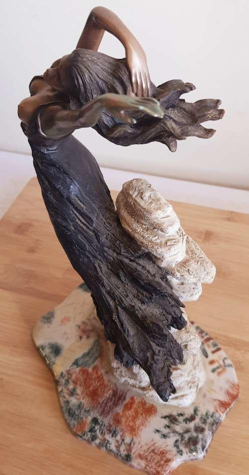 Exquisite 32cm Regency Fine Arts Noire Figurine - Mixed Media - Marked