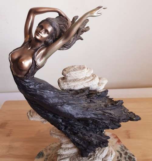 Exquisite 32cm Regency Fine Arts Noire Figurine - Mixed Media - Marked